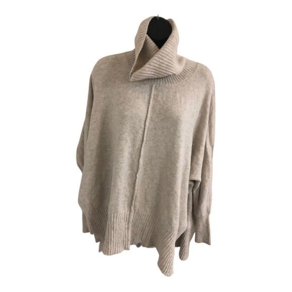 Jessica Simpson beige oversized poncho style split‎ sides long sleeve turtleneck - Picture 3 of 16